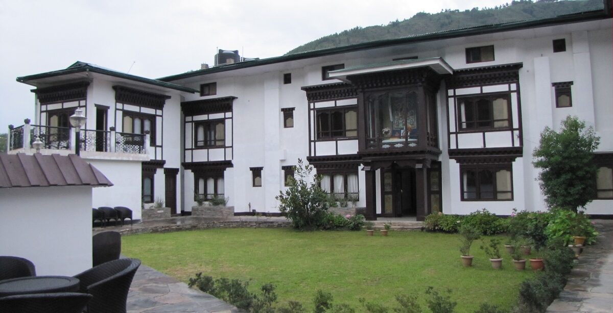 Tashi Phuntshok Hotel Paro Lawn